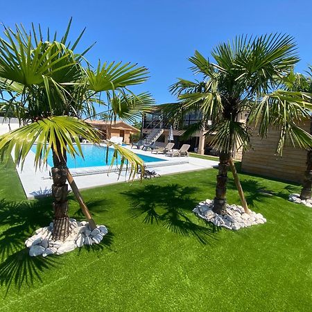 Studio Chez L'Habitant Avec Piscine Commune Grieges ภายนอก รูปภาพ